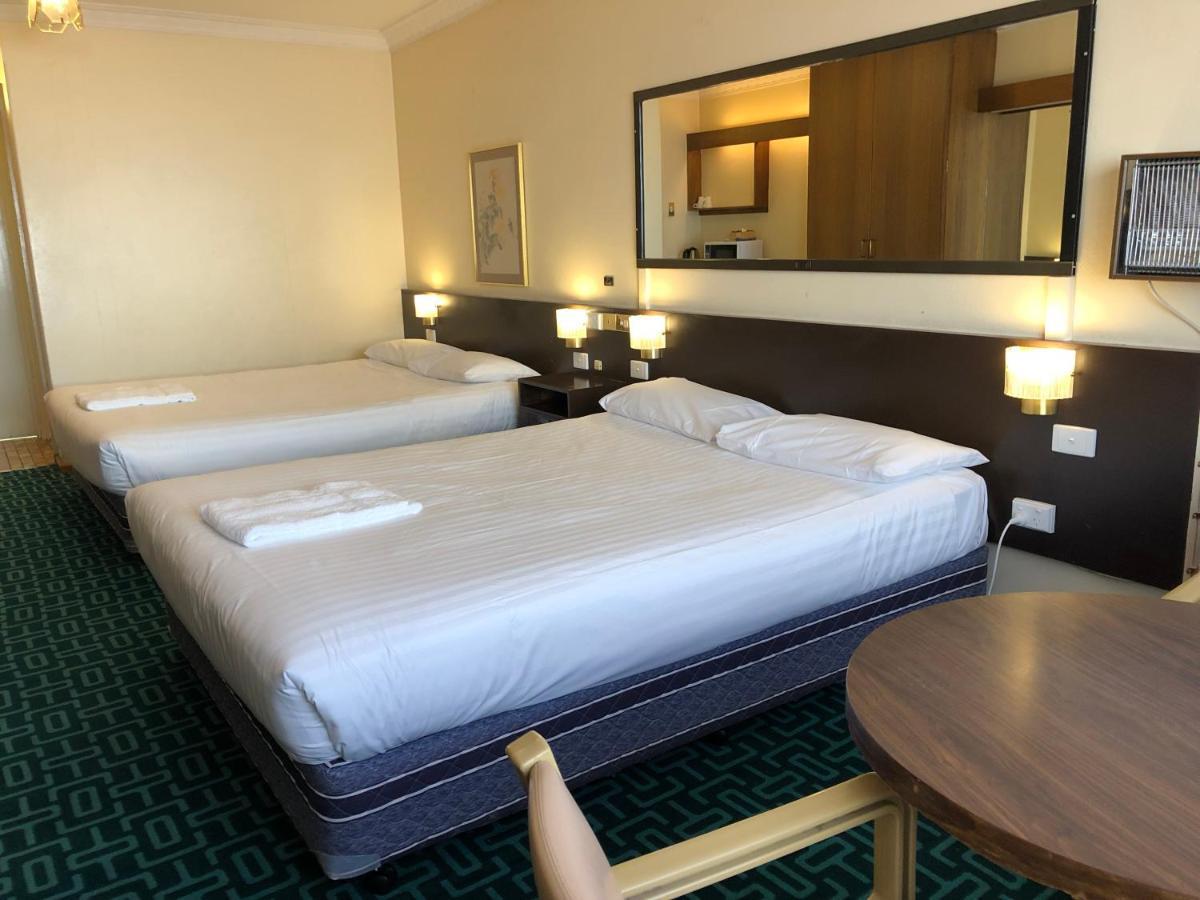 Canberra Lyneham Motor Inn Екстериор снимка