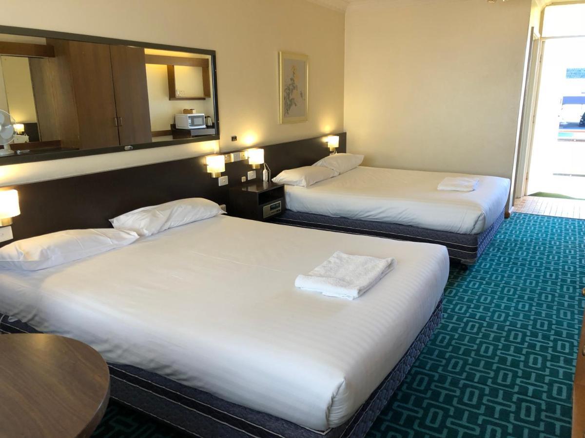 Canberra Lyneham Motor Inn Екстериор снимка