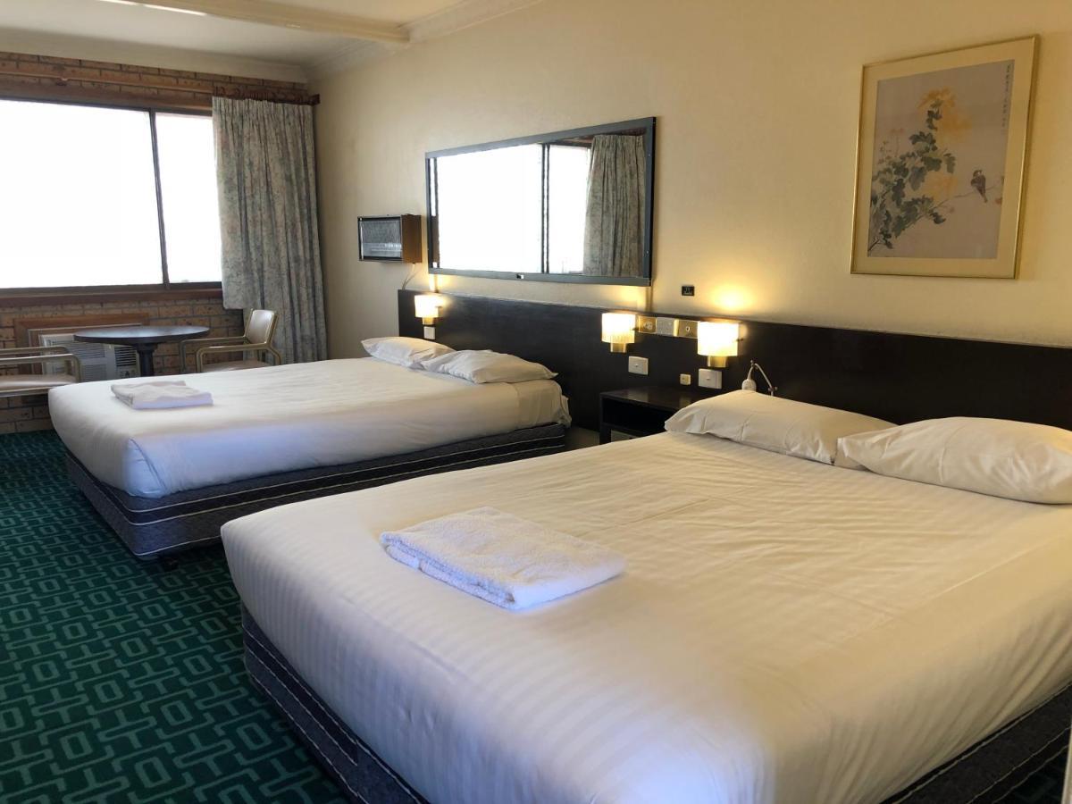 Canberra Lyneham Motor Inn Екстериор снимка