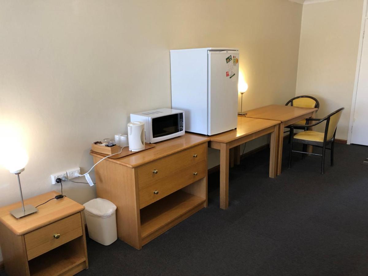 Canberra Lyneham Motor Inn Екстериор снимка