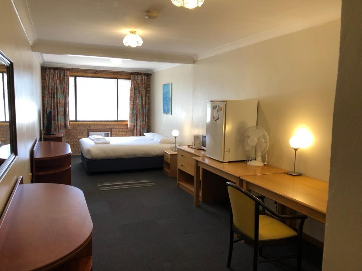 Canberra Lyneham Motor Inn Екстериор снимка