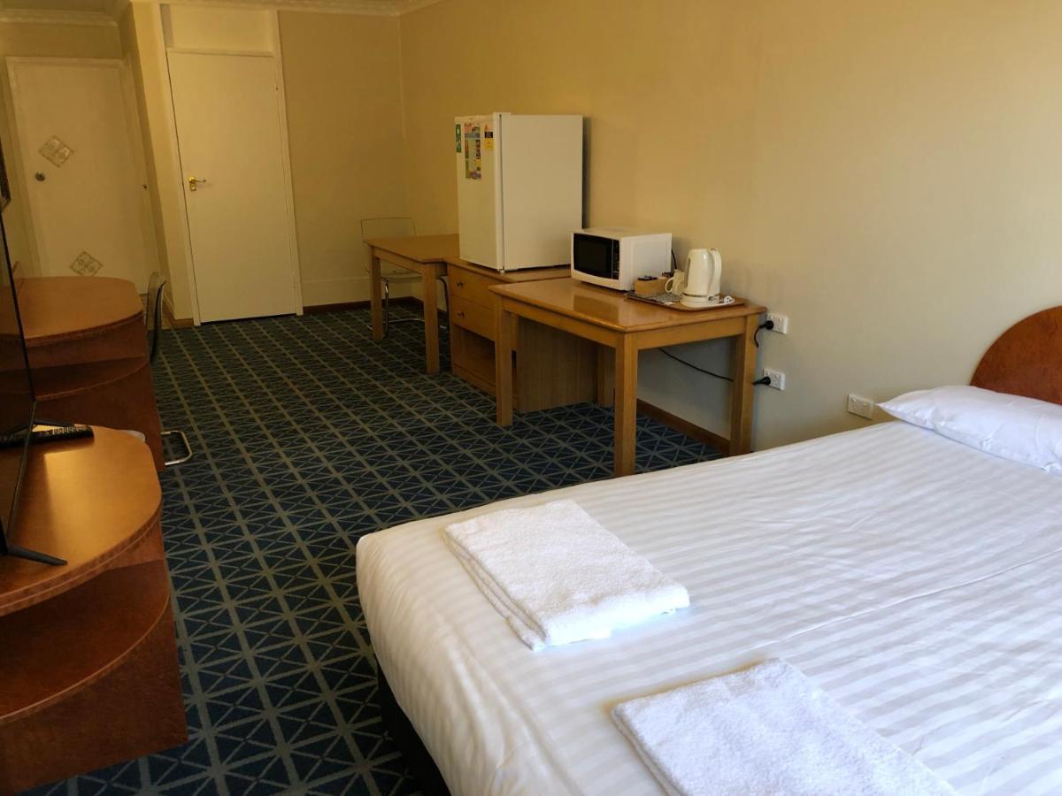 Canberra Lyneham Motor Inn Екстериор снимка