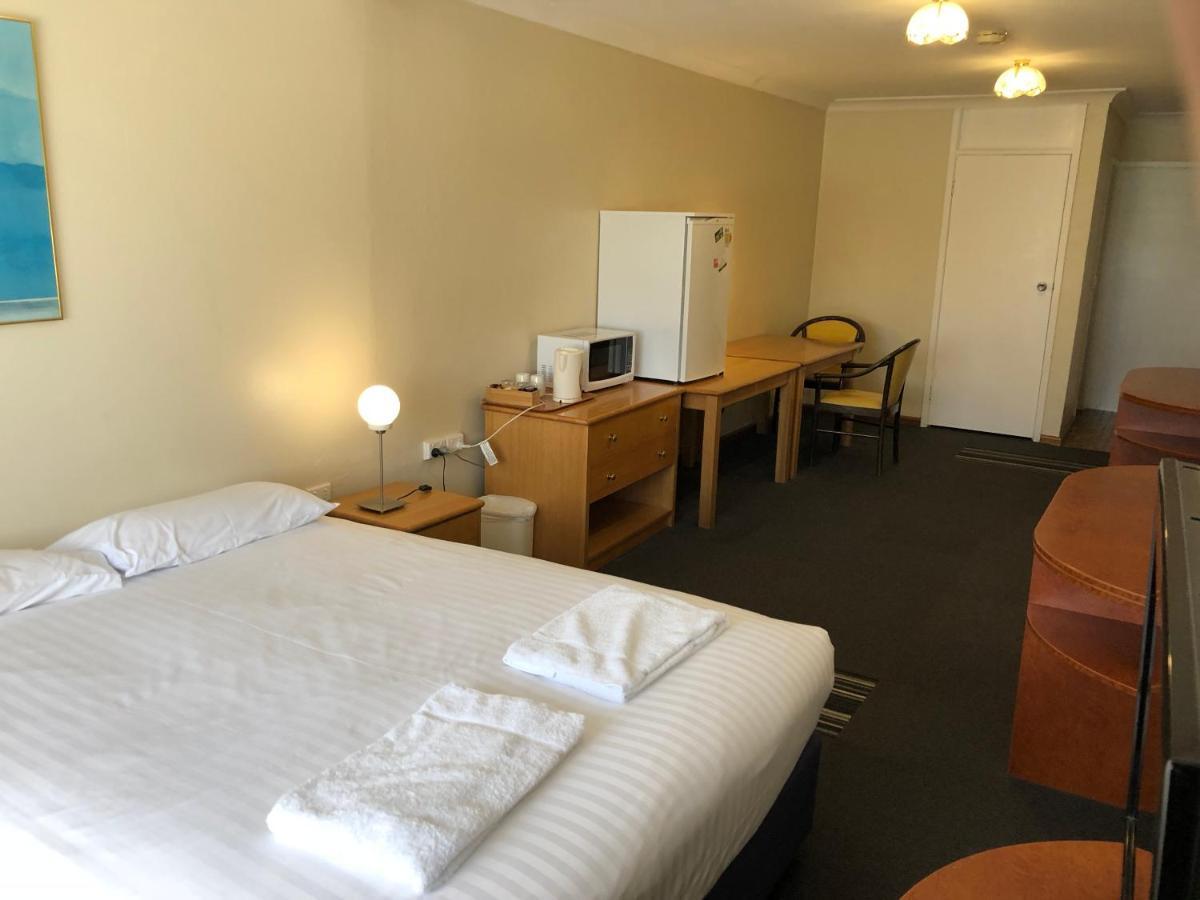 Canberra Lyneham Motor Inn Екстериор снимка