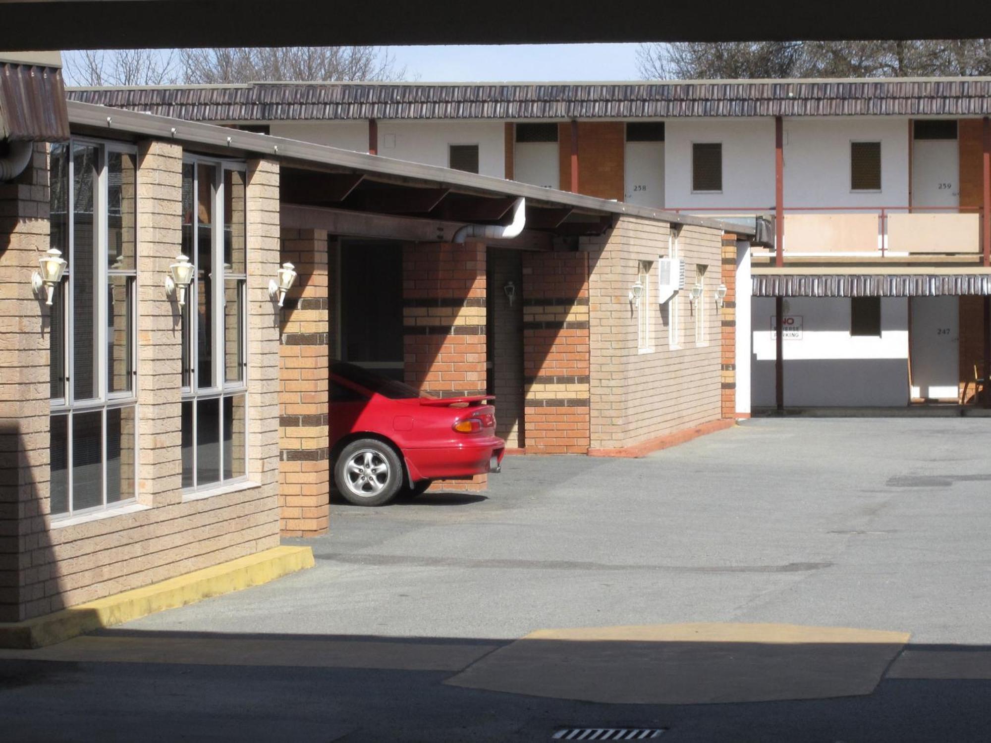 Canberra Lyneham Motor Inn Екстериор снимка